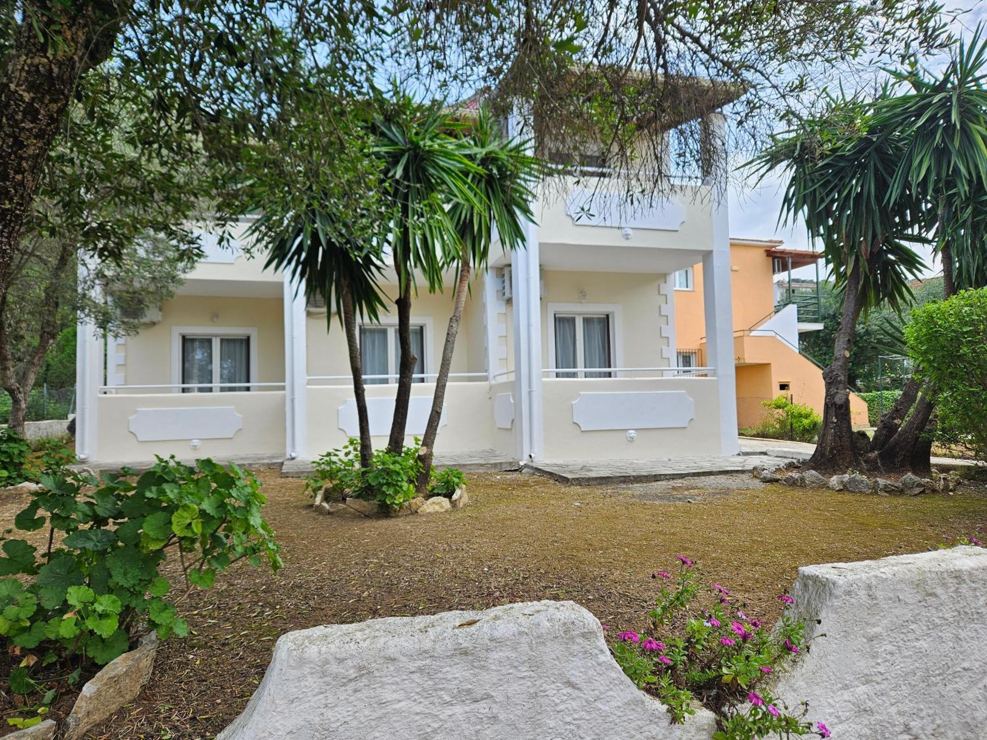 Villa Elena Ипсос Экстерьер фото